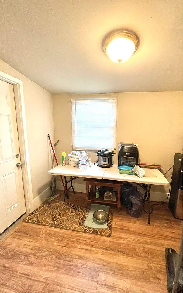 2 bed, 1000 sqft, $1,425 — Photo 2