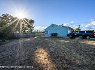 962 Park Crest Rd, Toms River, NJ 08753