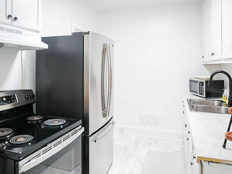 1109 N Chestnut St — Photo 5