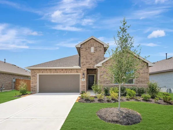 698 Daniels Lake Ln, Dayton, TX 77535