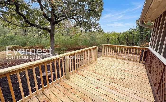 3 bed, 2.5 bath, 2094 sqft, $1,995 — Photo 2