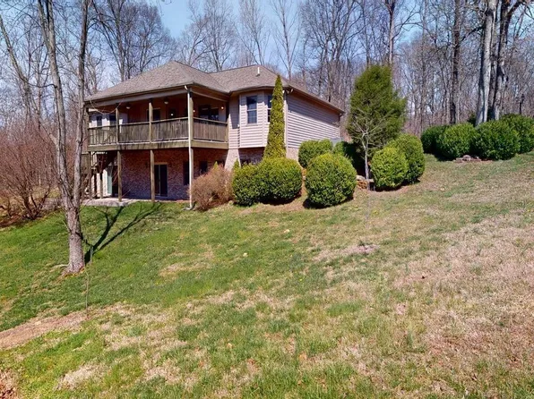 8920 W Michael Dr, Huntingburg, IN 47542