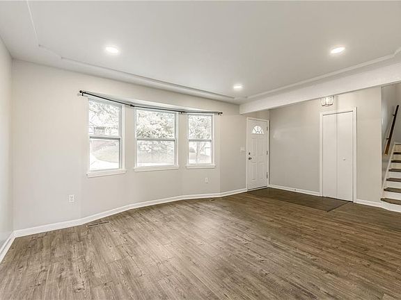 5th image of 10908 Indiana Ave