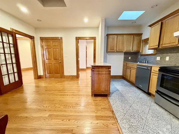 61 River St, Cambridge, MA