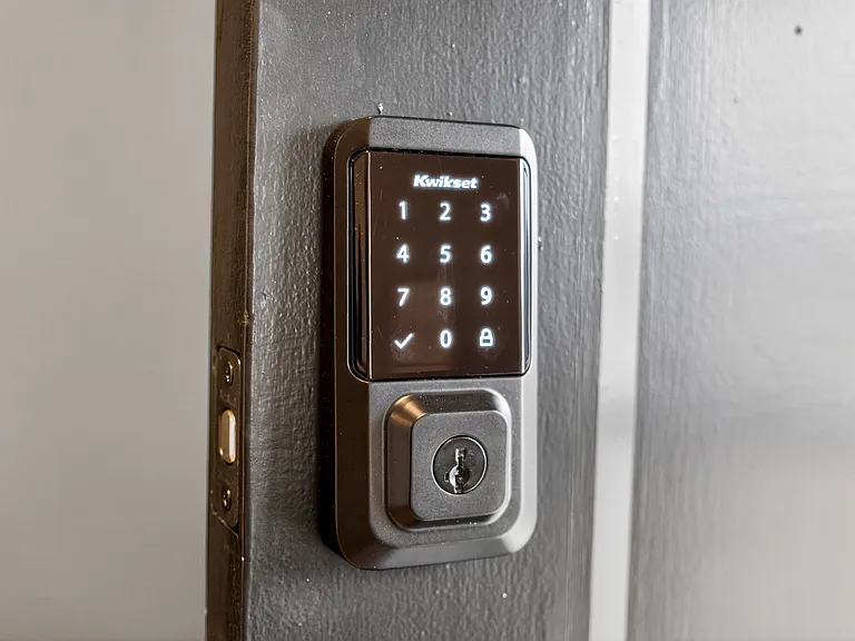 Electronic door lock