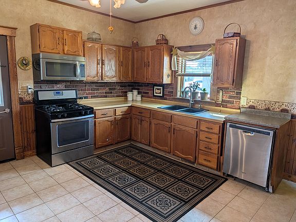 3rd image of 502 N Walnut Ave