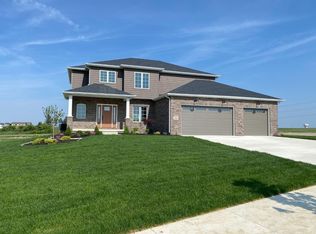 10131 Springlake Rd, Saint John, IN 46373