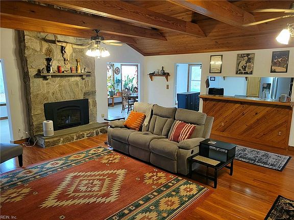 5th image of 9215 Epps Rd