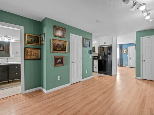 35 Ruth Street APT 45, Bristol, CT 06010