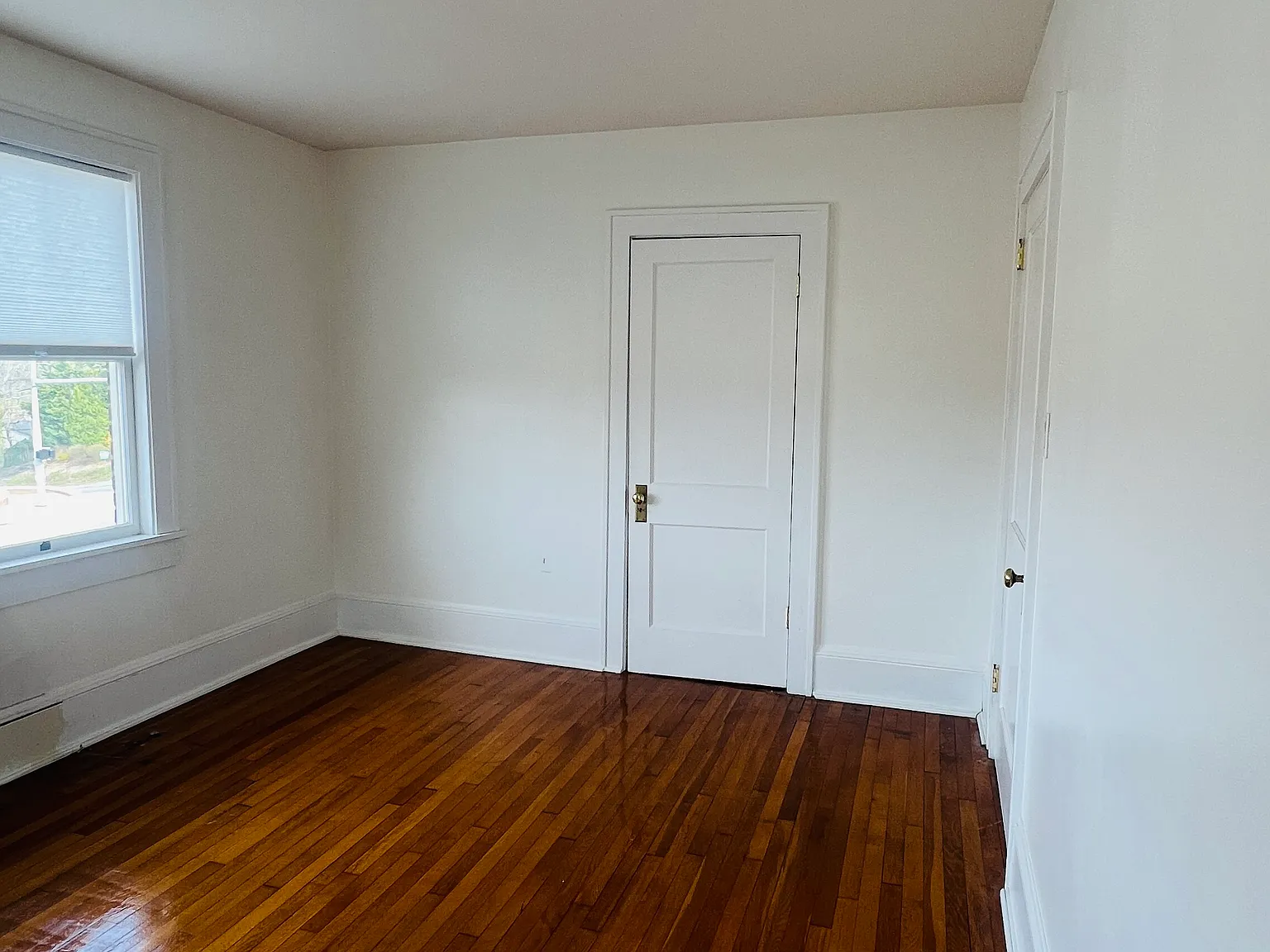 6 bed, 2.5 bath, 12632 sqft, $950 — Photo 3