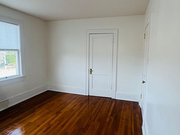 3rd image of 812 Tyler Ave #6