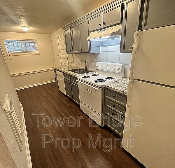 716 14th St #B — Photo 7