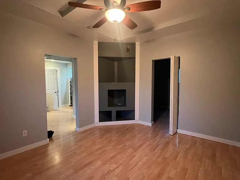3901 Oliver Ave — Photo 3