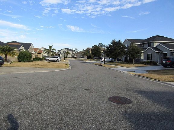 4th image of 15893 Hutton Ln