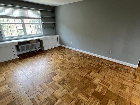 3rd image of 1730 W Abingdon Dr APT 301