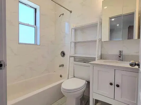 33-60 10th Street image 8 of 13