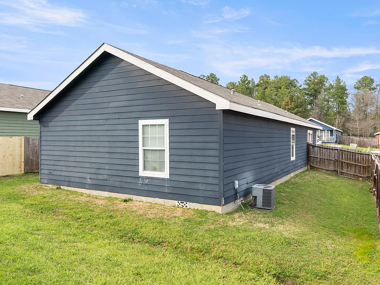 115 Varsity Dr — Photo 23