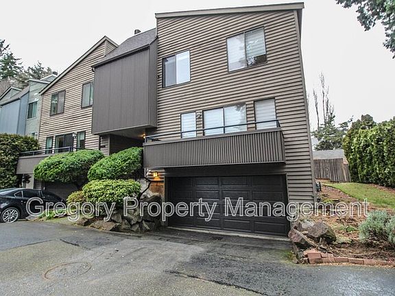 2nd image of 9830 NE 137th St