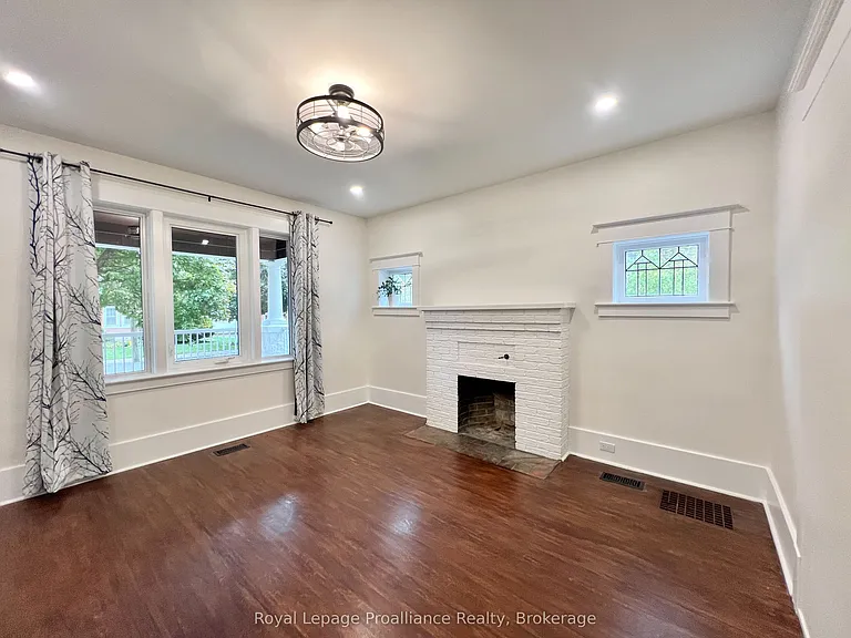 220 Foster Ave #B — Photo 10