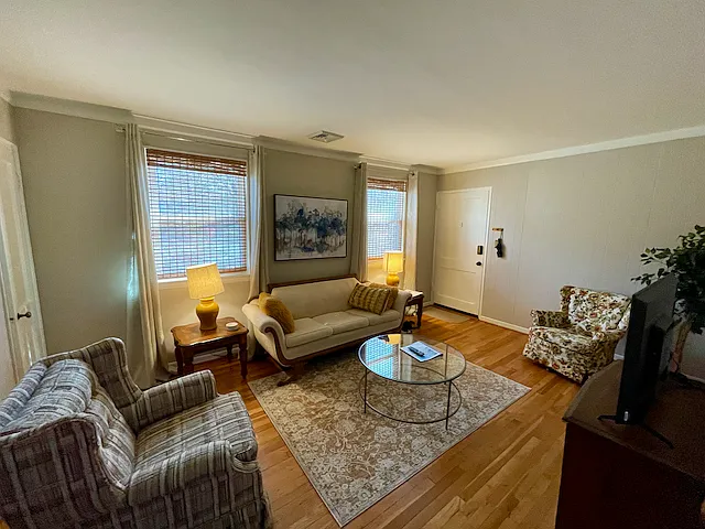 2 bed, 800 sqft, $1,500 — Photo 1