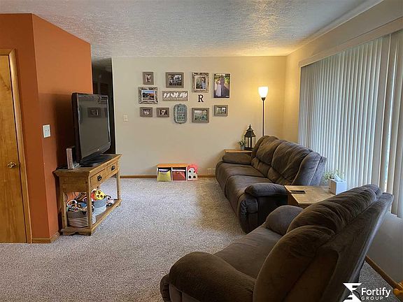 3rd image of 716 5th Ave