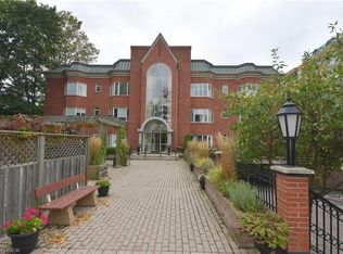 2220 Lakeshore Rd #25, Burlington, ON L7R 4G7