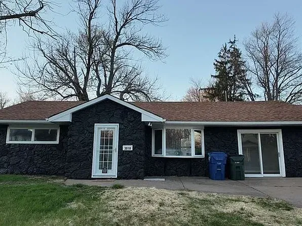 3018 Telegraph Rd, Davenport, IA 52804