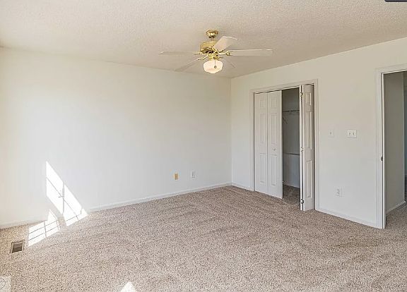 Master bedroom w/ ensuite bathroom