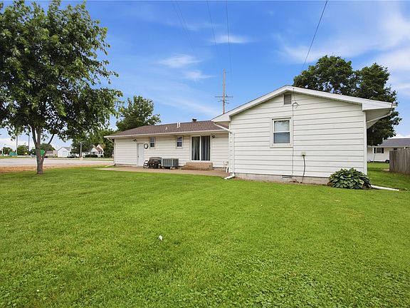 5th image of 909 W Richland Ave