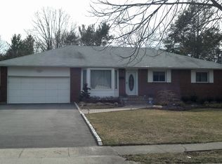 29 Chelsea Dr, Syosset, NY 11791