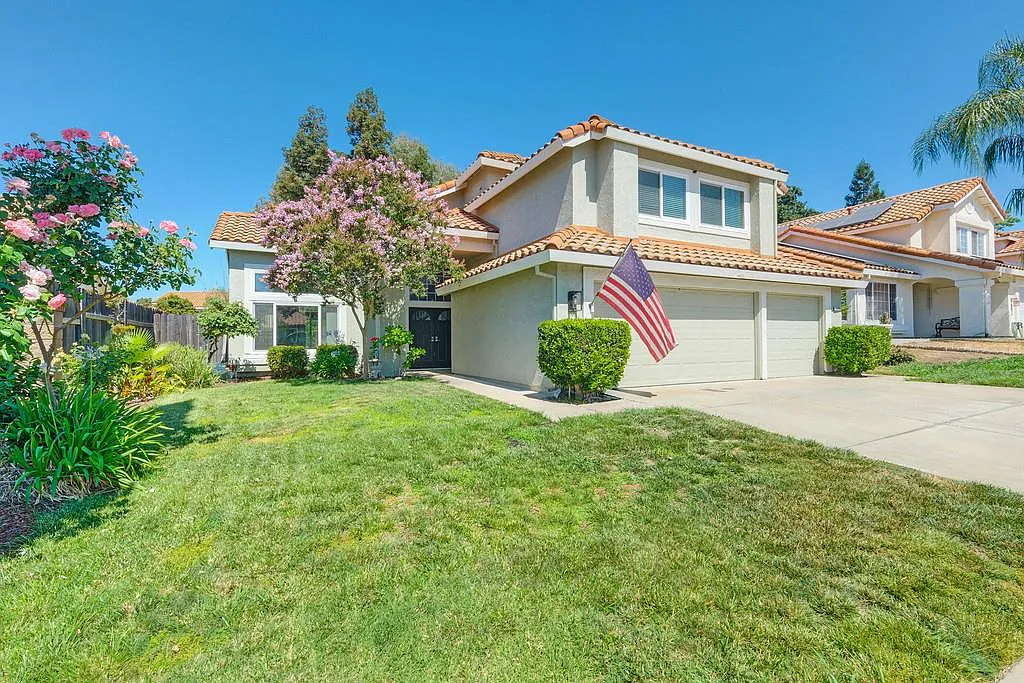 3209 El Valle Way photo 1