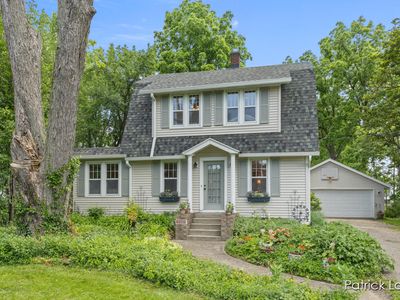 140 Lakeside Dr NE, Grand Rapids, MI, 49503