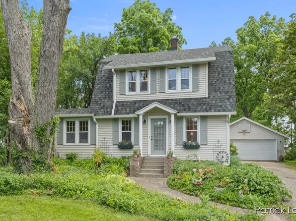 140 Lakeside Dr NE, Grand Rapids, MI 49503