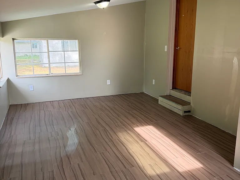 203 E North St — Photo 12