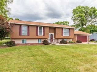 266 Sherwood Downs Rd S, Newark, OH 43055