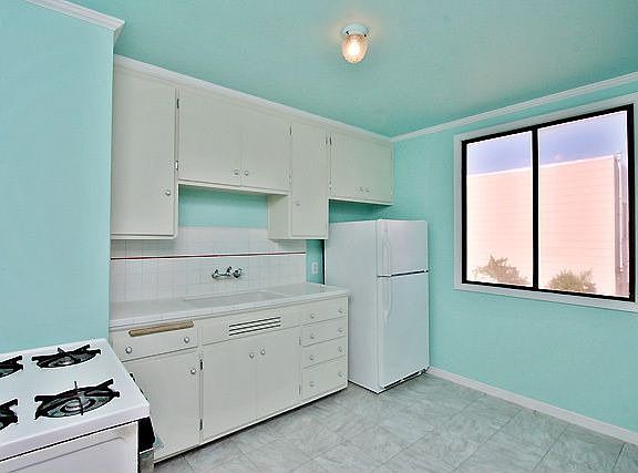 3rd image of 2587 47th Ave