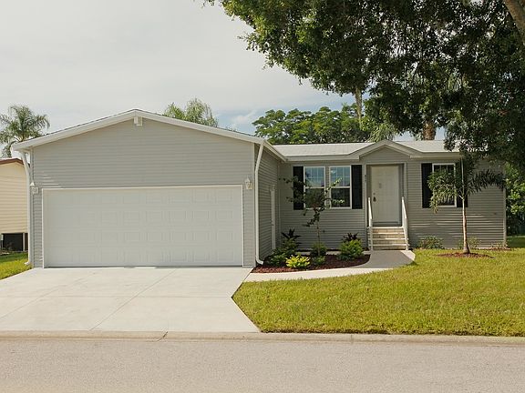 2nd image of 115 Lakeview Dr