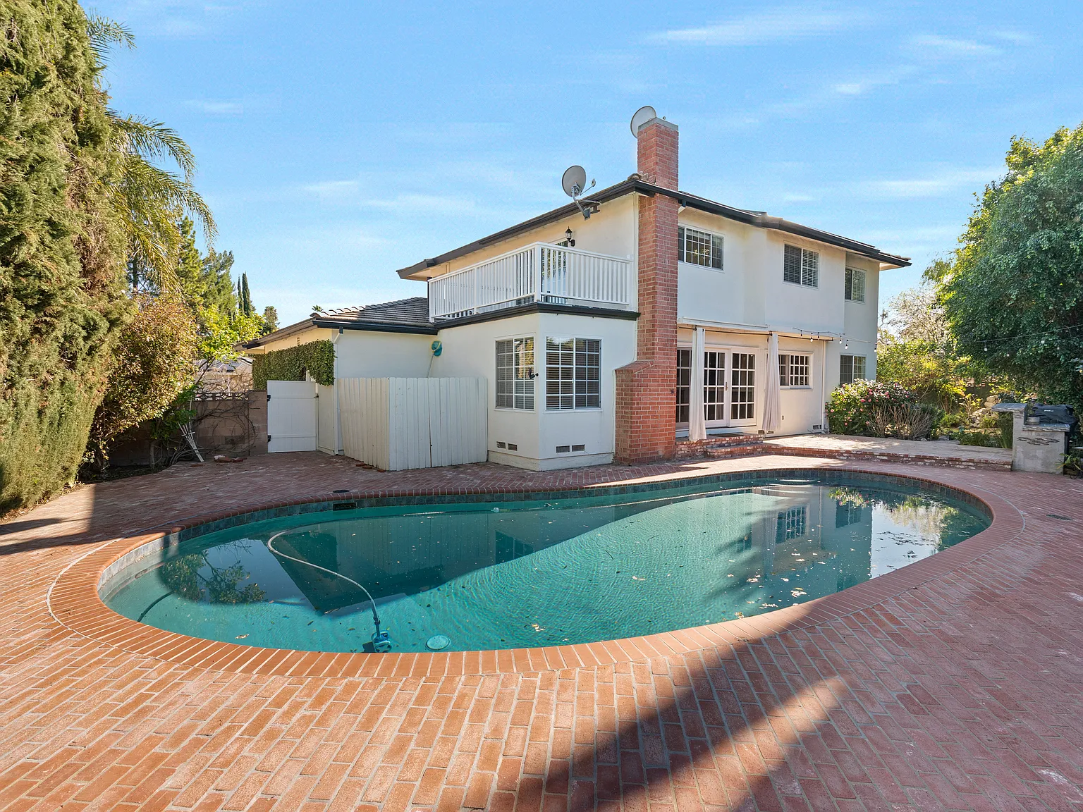 5 bed, 2621 sqft, $5,950 — Photo 3