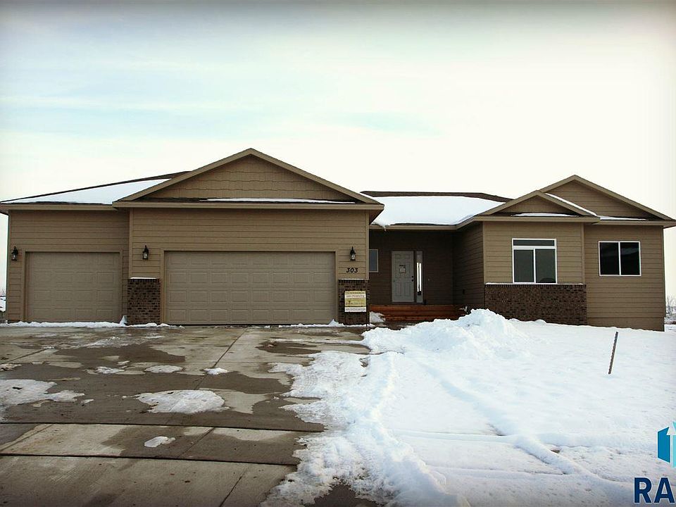 1st image of 303 Columbia Cir