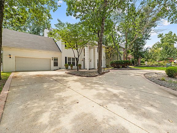 2nd image of 238 Country Bluff Drive