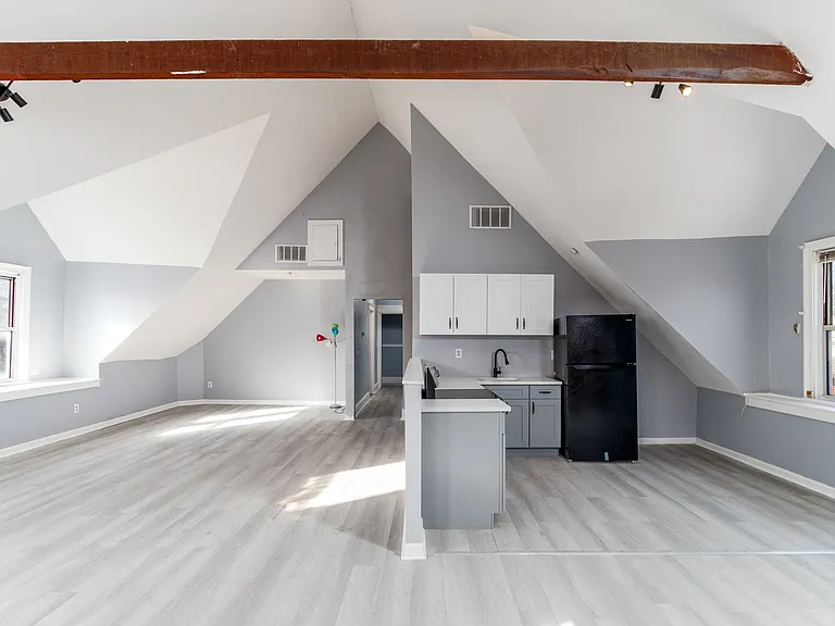 396 Sigourney St #3 — Photo 9