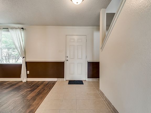 3rd image of 611 Marbury Way