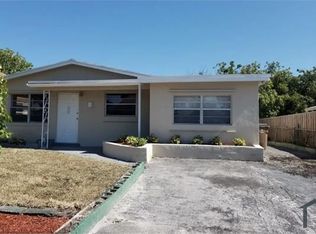 230 SW 2nd St, Deerfield Beach, FL 33441