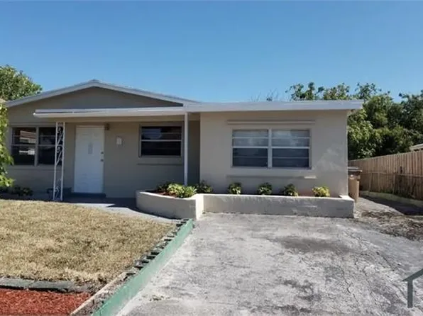 230 SW 2nd St, Deerfield Beach, FL 33441