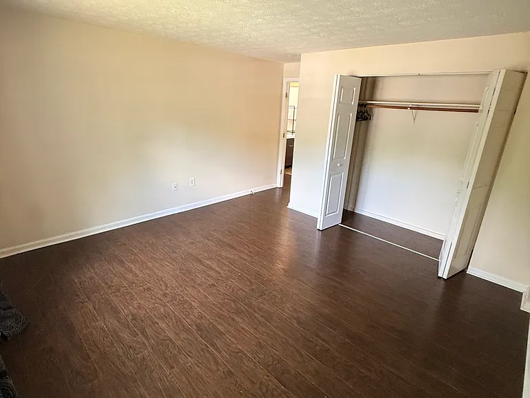 1081 Blue Hills Ave #B — Photo 10