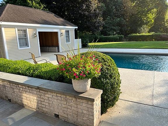 4th image of 29 N Meadows Ln