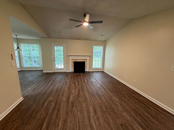 2nd image of 211 Ravenwood Ct