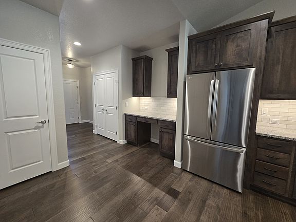 5th image of 524 Brecken Ct