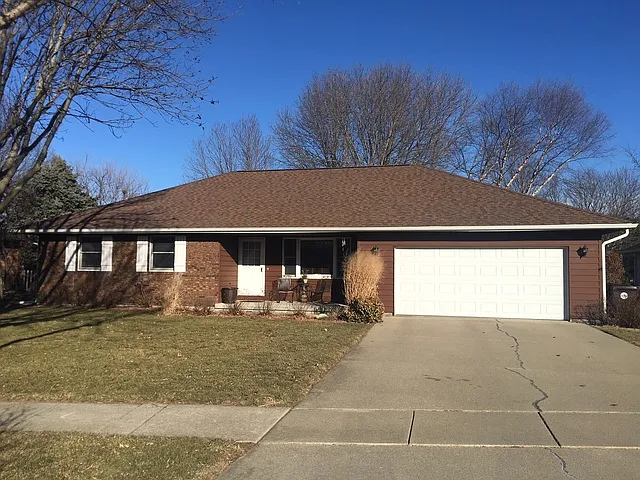 1104 Fawn Dr photo 1