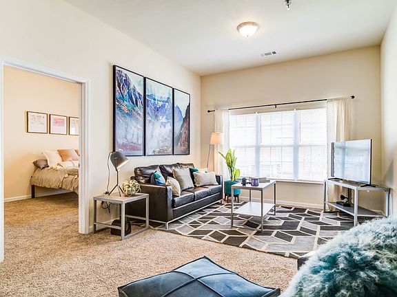3rd image of 351 Nisbet St NW #2-2006